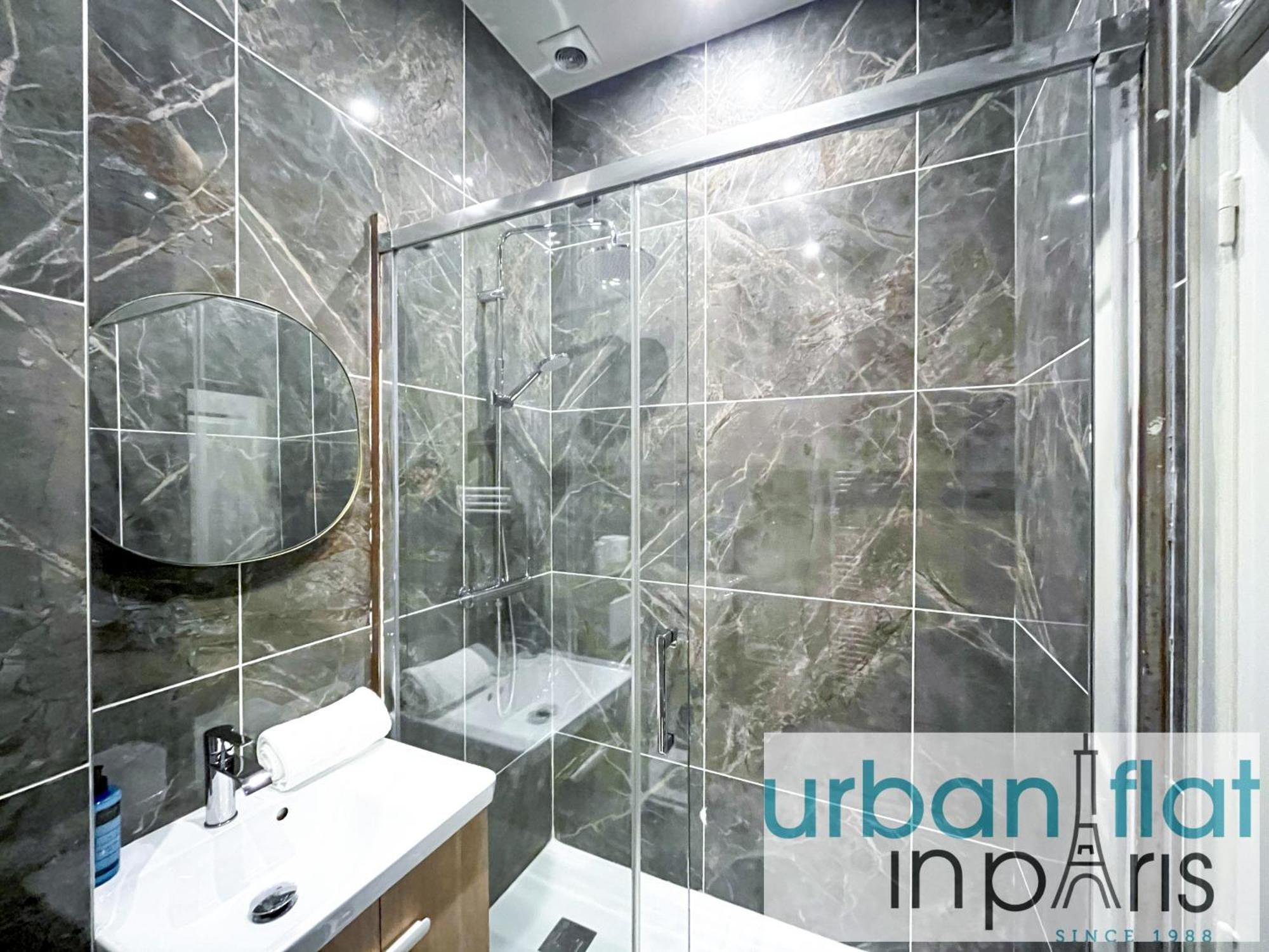 Urban Flat 63 - Beautiful 3 Bedroom Flat Champs-Elysees Париж Экстерьер фото